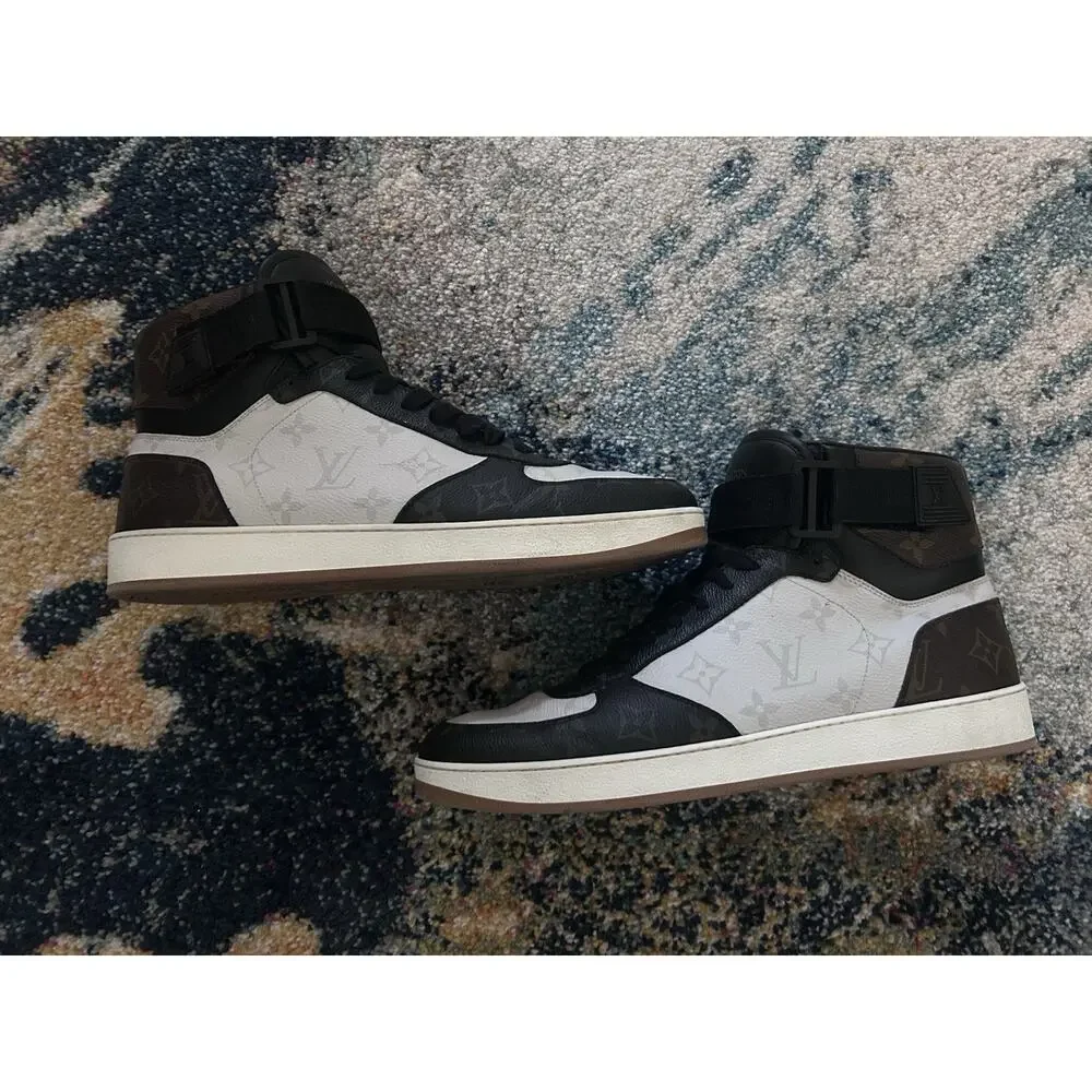 AUTHENTIC LOUIS VUITTON RIVOLI TRIPLE MONOGRAM SNEAKERS LV SZ 9(fits USA 10)